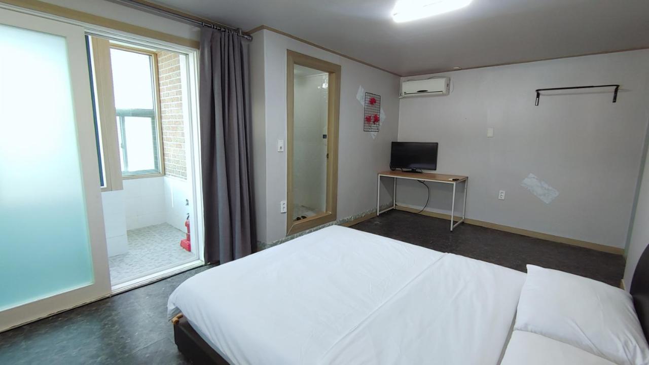 1012 House Namsan Hotel Сеул Екстериор снимка