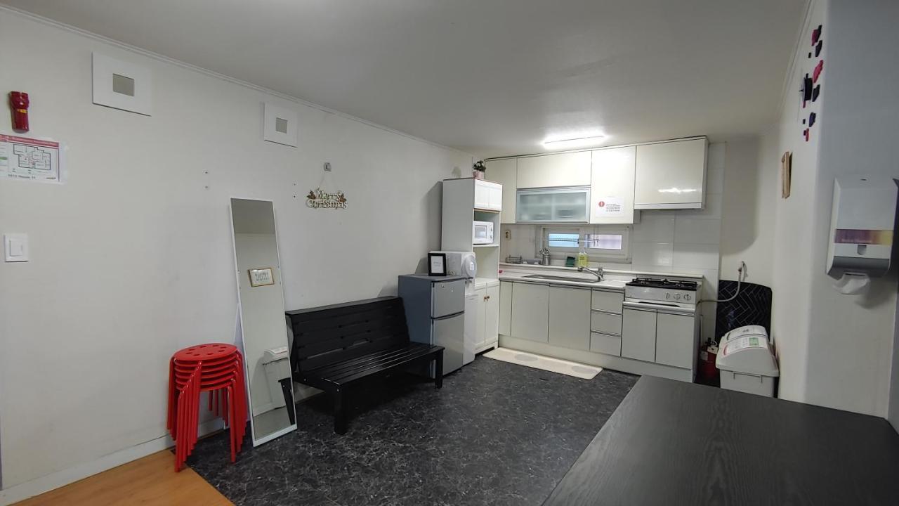 1012 House Namsan Hotel Сеул Екстериор снимка
