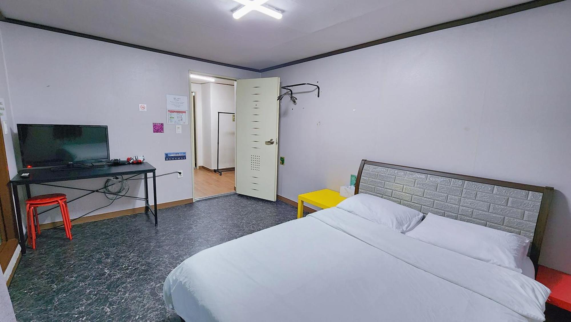 1012 House Namsan Hotel Сеул Стая снимка