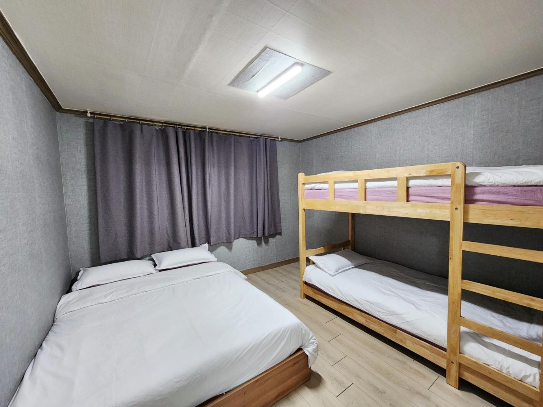 1012 House Namsan Hotel Сеул Стая снимка