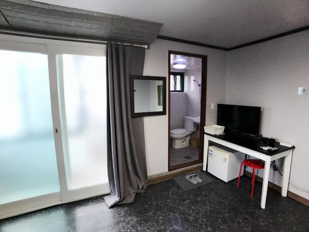 1012 House Namsan Hotel Сеул Екстериор снимка