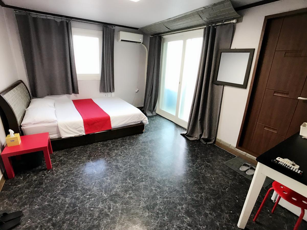 1012 House Namsan Hotel Сеул Екстериор снимка