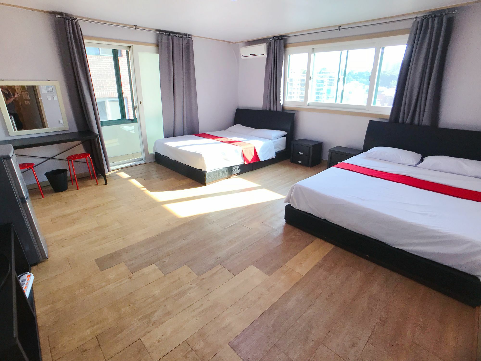 1012 House Namsan Hotel Сеул Екстериор снимка